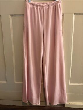 Aritzia TNA Women's Wide-Leg Velour Lounge Pants in Light Pink